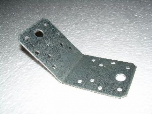 Крепежный уголок под 135 градусов 105x105х90 (KUS 105)